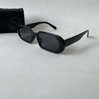 กรอบแว่นตาวินเทจD5004 TR90 เลนสกันแดด UV400 ราคา 399 บาท
