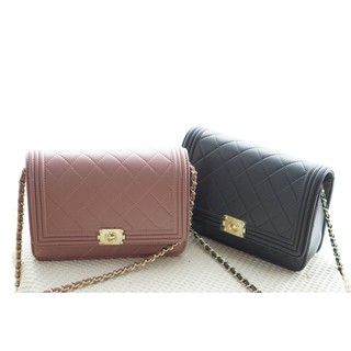 เช็คสินค้าก่อนสั่ง Chanel mini crossbody bag