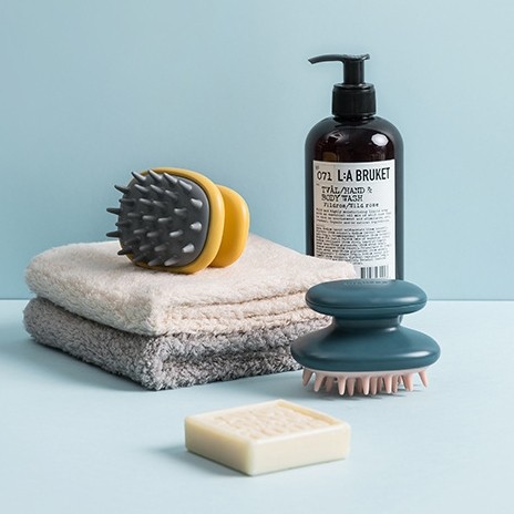 หวีนวดสระผมซิลิโคนมือถือ-หวีนวดศรีษะ-silicone-massage-comb-shampoo-comb-handheld