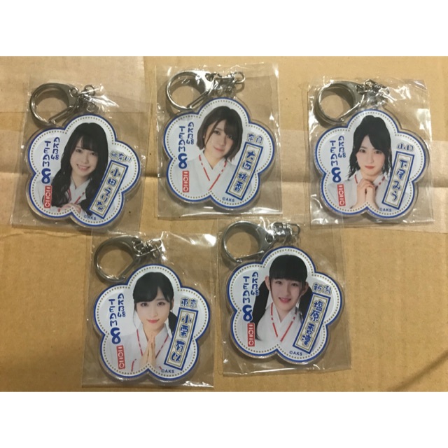 akb48-keychain-team8-ชุดมิโกะ
