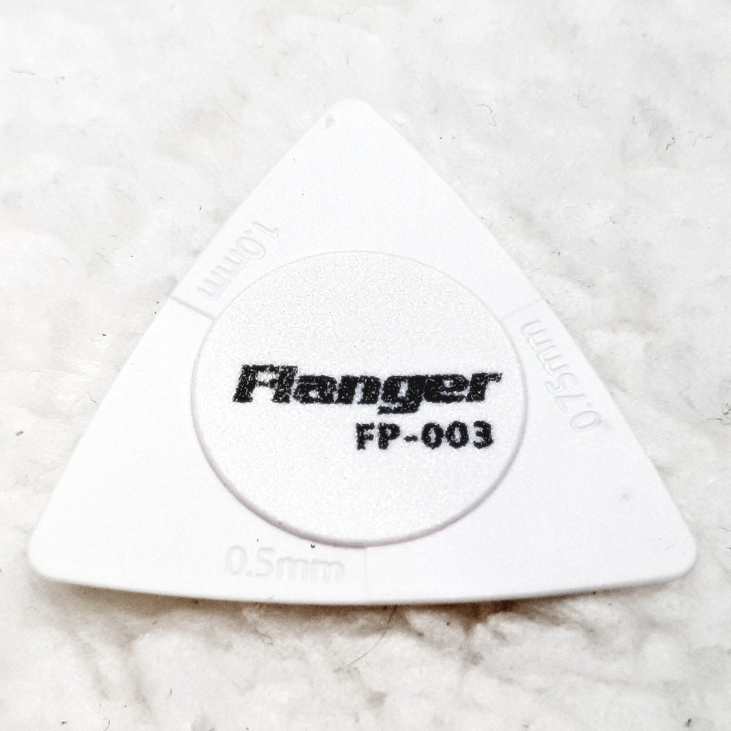 ภาพหน้าปกสินค้าพร้อมส่ง  ส่งเร็ว  ปิ๊ก Flanger FP-003 3ขนาดในตัวเดียว 3in1 ทรงสามเหลี่ยม Pick จากร้าน assawamusic บน Shopee