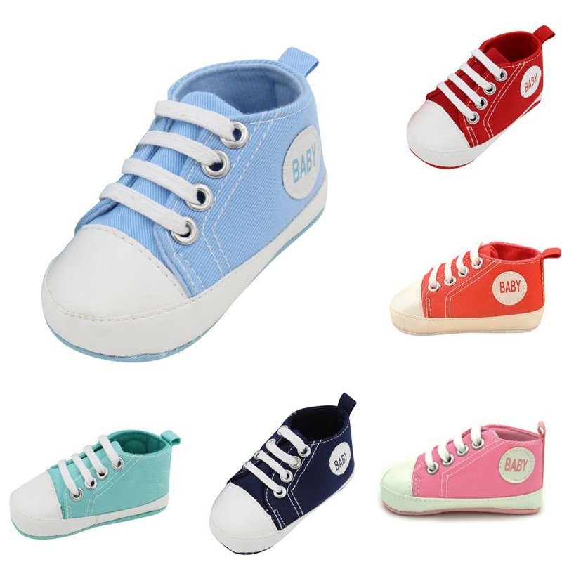 ภาพหน้าปกสินค้ารองเท้าผ้าใบกันลื่นสำหรับเด็กทารก จากร้าน skic.th บน Shopee