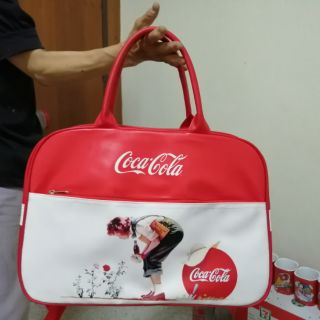 ภาพหน้าปกสินค้ากระเป๋า​หนัง โค้ก​ Coca-cola​ สไตล์วินเทจ ที่เกี่ยวข้อง