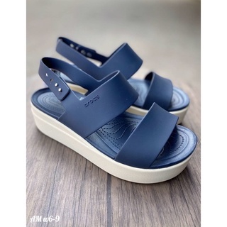 Crocs Brooklyn Low Wedge รองเท้าผู้หญิง