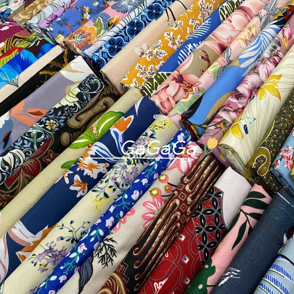 ภาพสินค้าผ้าถุงลายสวย โสร่ง ดอกไม้ กว้าง 2 เมตร เย็บแแล้ว พร้อมใส่ จากร้าน gagaga_sarong บน Shopee ภาพที่ 3