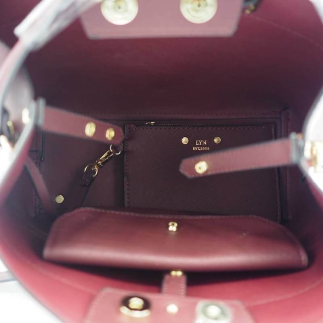 แท้-back-in-stock-lyn-thanya-bag-รอบนี้มีสีใหม่มาเพิ่มค่า-กระเป๋าหนัง-saffiano-สวยห