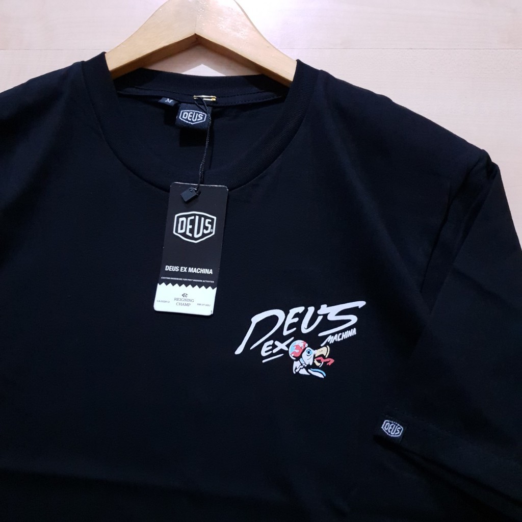 เสื้อยืดแขนสั้นพิมพ์ลายเสื้อยืดลาย-deus-ex-machina-เสื้อยืดแฟชั่นแขนสั้น-เสื้อยืดแขนสั้นสีทึบ-เสื้อยืดแขนสั้น-เสื้อยื