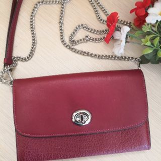 พร้อมส่ง CHAIN CROSSBODY
COACH F31620 CHERRY/SILVER