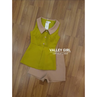 VALLEY GIRL เสื้อ + กางเกงขาสั้น เซตนี้คือน่าร้ากมาก เสื้อทรงผ่าหน้า หน้าอกตีเกร็ดดีไซน์เกร๋ๆ กางเกงขาสั้นทรงสวยเป้ะ