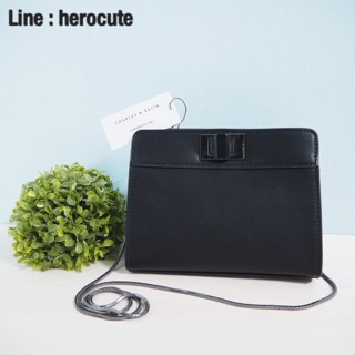 Charles&amp;Keith OVERSIZED TURN-LOCK SLING BAG ส่งฟรีEMS