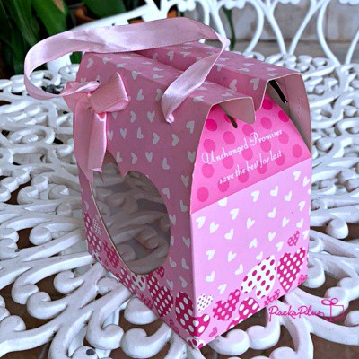 กล่องคุกกี้-กล่องคัพเค้ก-กล่องของขวัญ-เจาะหน้าต่างด้านหน้ารูปหัวใจ-หูหิ้วริบบิ้น-แพค-10-ใบ-window-cake-cupcake-gift-box