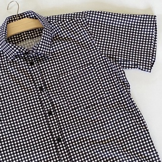 S-5XL เสื้อเชิ้ตสีผู้ชายไซส์หมี เสื้อสไตล์เกาหลี ขาวดำ เสื้อเชิ้ตลำลองแขนสั้น ผ้าคอตตอนพิมพ์ลาย