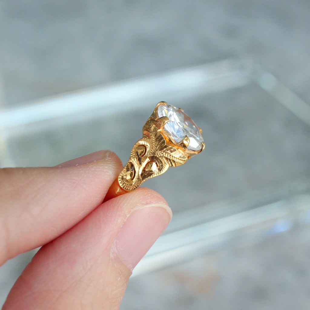 แหวนทองแท้-หลุดจำนำ-size-49-แหวนพลอยขาวเม็ดกลมใหญ่-ขาฉลุใบไม้-ทองคำแท้-18k