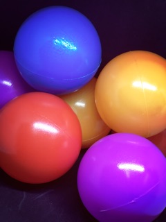 ภาพขนาดย่อของภาพหน้าปกสินค้าลูกบอลพลาสติก บอลหลากสี 8 ซม 50 ลูก ถูกสุดดดดดด ลูกใหญ่ จากร้าน py81ok บน Shopee