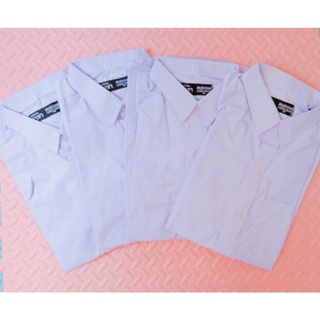 ภาพขนาดย่อของภาพหน้าปกสินค้าเสื้อนักเรียนชาย ตราฤาชา สีขาวโอโม่ ผ้าไม่บาง จากร้าน yenruedee27 บน Shopee ภาพที่ 1