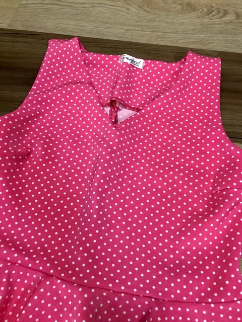 เสื้อครอปลาย-polka-dot-สีชมพูจุดขาว-น่ารักค่ะ