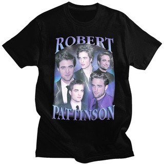 [S-5XL] 【ชุดประจําวัน】Gildan เสื้อยืดแขนสั้น ผ้าฝ้าย 100% พิมพ์ลาย Robert Pattinson สไตล์วินเทจ โอเวอร์ไซซ์ สําหรับผู้ชา