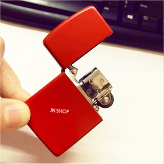 Belle ไฟแช็คน้ำมันทรงแปลกใหม่ สไตล์ซิปโป้ zippo สวยงามสีแดง