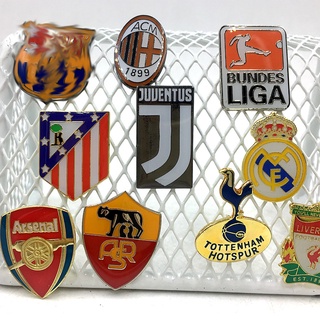 ภาพหน้าปกสินค้าเข็มกลัดโลหะ รูปฟุตบอล Real Madrid Manchester City Milan Paris Liverpool สําหรับเป็นของขวัญ ที่เกี่ยวข้อง
