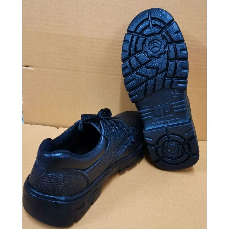 ภาพหน้าปกสินค้ารองเท้าทำงาน เซฟตี้ ข้อเตี้ยสีดำ (ไม่มีกล่อง) ไซส์ 36-48 จากร้าน tongshop.6869 บน Shopee