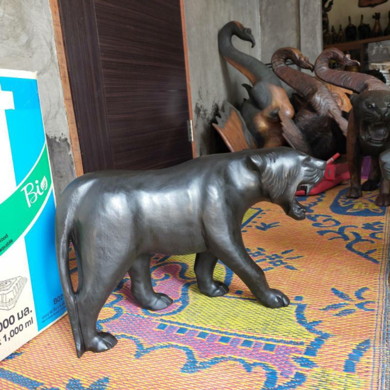 เสือดำ-1-คู่-เสือดำแกะสลัก-ไม้แกะสลักรูปเสือ-ของตกแต่งบ้าน-ร้านอาหาร-สัตว์มงคลเสริมฮวงจุ้ย