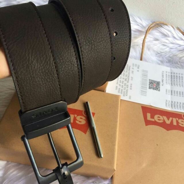 levis-men-reversible-leather-belt-with-package-เข็มขัดหนังสาย-2-สี-แบบหนังด้านหัวเข็มขัดโลหะแบบเรียบ