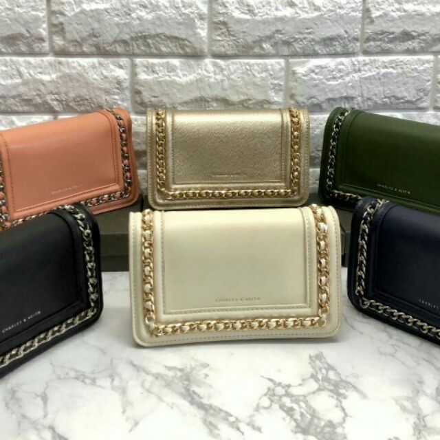 new-in-best-seller-charles-amp-keith-chain-detail-clutch-bag-2018