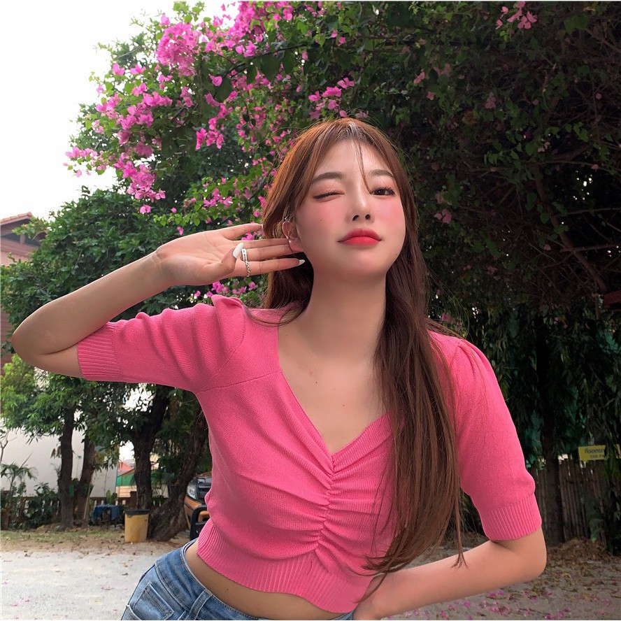 พร้อมส่ง-เสื้อครอป-คอวี-ทรงนี้ใส่สวยมาก-สไตล์เกาหลี-มาใหม่-เป็นเอฟวรี่เดย์ลุคเลยค่า