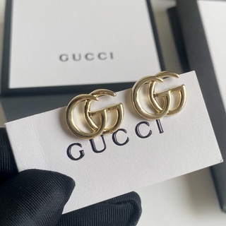 Gucci ต่างหูสตั๊ด ไทเทเนียมเหล็ก โลโก้ตัวอักษร GG คู่ ห่วงต่างหูสตั๊ด เครื่องประดับสตรี