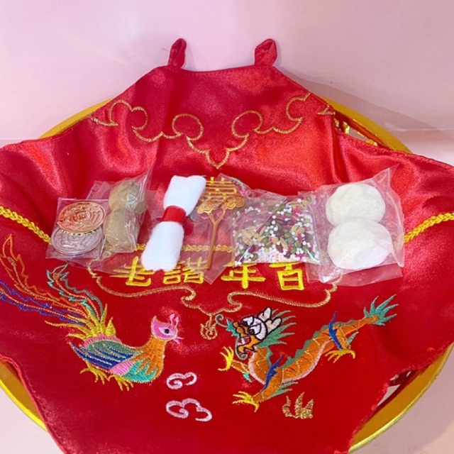 ภาพหน้าปกสินค้าเอี๊ยมแดง งานแต่งจีน
