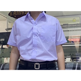 ภาพขนาดย่อของภาพหน้าปกสินค้าเสื้อเชิ้ตนักเรียนชาย จากร้าน chanista1234 บน Shopee