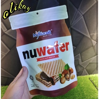 ภาพหน้าปกสินค้าMy Bizcuit Nuwafer ขนมเวเฟอร์สอดไส้ช็อกโกแลตผสมถั่วฮาเซลนัท ขนาด 130 กรัม ที่เกี่ยวข้อง