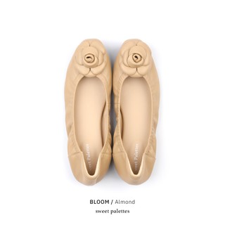 ภาพหน้าปกสินค้าSweet Palettes รองเท้าหนังแกะ Bloom Almond ที่เกี่ยวข้อง