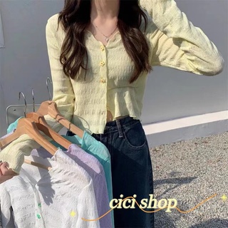 Cicishop(1880)เสื้อแขนยาวแต่งขอบระบาย ดีเทลกระดุมลายดอกไม้ ผ้าเบาสบายสีพาลเทลน่ายักมากก