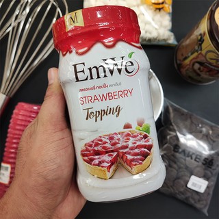 🔥ราคาถูกที่สุด🔥  EmWe Strawberry Topping สตรอเบอร์รี่ ท็อปปิ้ง ตรา เอ็มวี 700g.(1ขวด)
