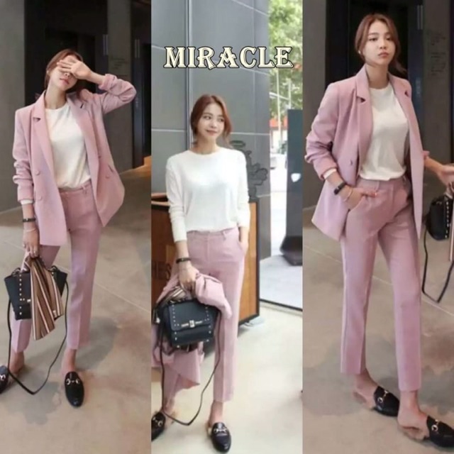 ชุดสูทสีชมพูป้ายmiracle