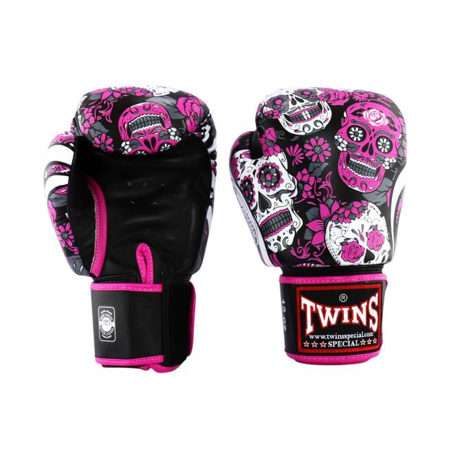 ภาพหน้าปกสินค้าTwins special Boxing Gloves Fancy FBGVL3-53 Pink-Black New collection Sparring MMA K1 นวมซ้อมชกทวินส์ แฟนซี หนังแท้ 100%