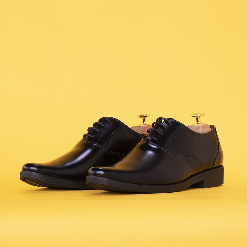 ภาพหน้าปกสินค้ารองเท้าคัชชูหนังแท้ หัวแหลม แบบทางการ ผูกเชือก พื้นยางแท้กันลื่น กันน้ำมัน สีดำ StepPro Oxford Code 237 New จากร้าน steppro บน Shopee