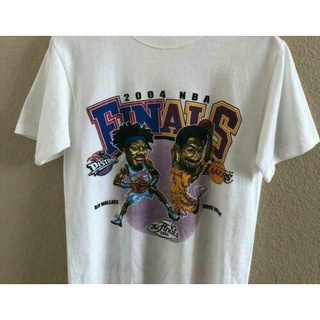 เสื้อยืดสีขาว- เสื้อยืดลําลอง แขนสั้น พิมพ์ลาย Finals Lakers Pistons Caricature สไตล์วินเทจ สําหรับผู้ชาย 2004 779771S-4