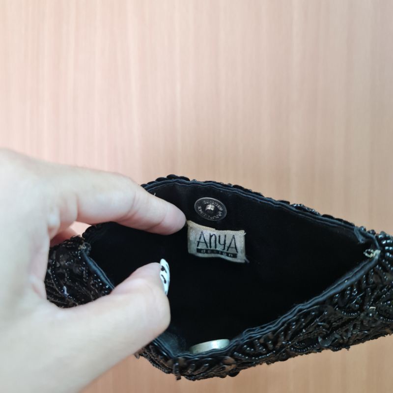 กระเป๋าลูกปัดน่ารัก-brand-anya-design