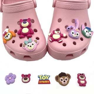 ภาพหน้าปกสินค้าToy Story Duffy Bear Shirley Croc จี้หมุด ขนาดเล็ก เครื่องประดับ สําหรับผู้หญิง ที่เกี่ยวข้อง