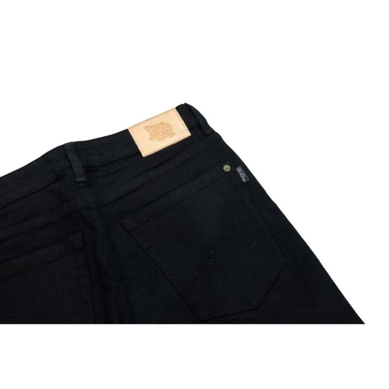 blacksheepjeans-กางเกงยีนส์-jeans-ผู้ชาย-ไซส์26-28-48-ทรงกระบอกเล็ก-ต้นขาเก็บทรง-slim-tight-fit-รุ่น-bsmsf-161106-สีดำ