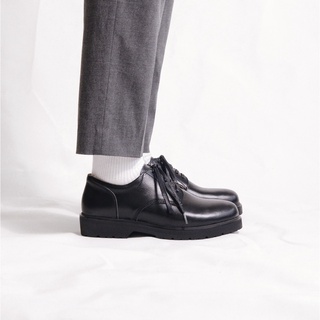 ภาพขนาดย่อของภาพหน้าปกสินค้าBasic No.02 รองเท้าหนังแท้สีดำBlack ใส่ได้ทั้งผู้ชาย,ผู้หญิง . จากร้าน navysbasic บน Shopee ภาพที่ 4