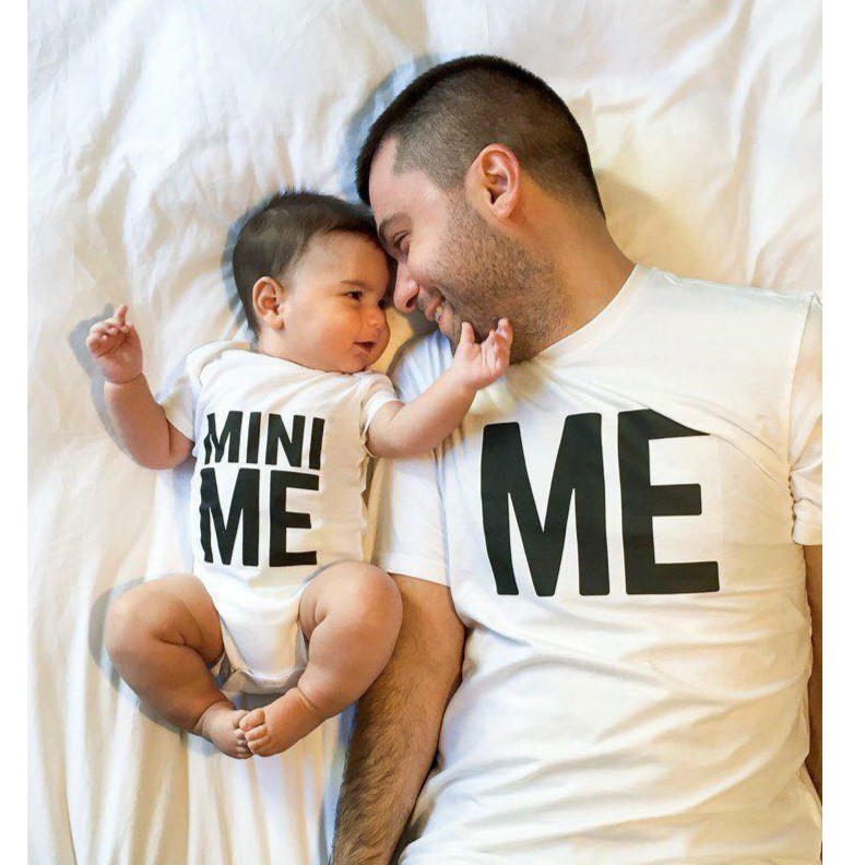ภาพหน้าปกสินค้าเสื้อสกรีนพ่อลูก Style : MINI ME จากร้าน lalyn.minimal บน Shopee