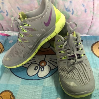 รองเท้าผ้าใบกีฬาNIKEแท้