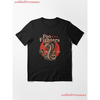 เสื้อยืดผ้าฝ้ายแฟชั่นที่กำหนดเอง The Foo Snake Essential T-Shirt Foo Fighters ฟูไฟเตอส์ วงร็อค เสื้อยืดผู้หญิง เสื้อยืดผ