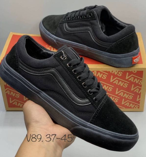 vans-old-skool-รองเท้าผ้าใบสีดำล้วน