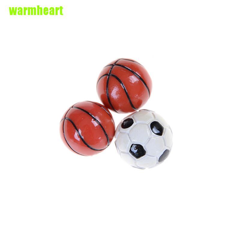ภาพหน้าปกสินค้าวอร์มฮาร์ท  ลูกบอลฟุตบอล ขนาดเล็ก สําหรับบ้านตุ๊กตา 1: 6 / 1:12 จากร้าน warmheart.th บน Shopee