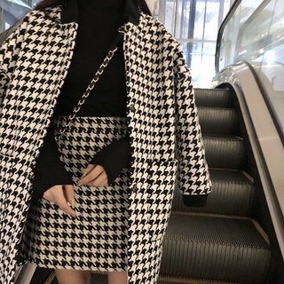 🔥พร้อมส่ง~ เสื้อโค้ทขนเป็ดเนื้อหนาสีดำและขาวสำหรับผู้หญิงปี 2022 เสื้อโค้ทขนสัตว์กลางยาวปานกลาง + กระโปรง