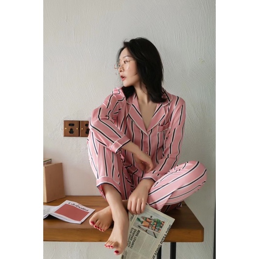 ชุดนอน-luxury-silk-satin-pink-line-f117-ชุดนอนไหมซาติน-ชุดนอนขายาว-ชุดนอนหรู